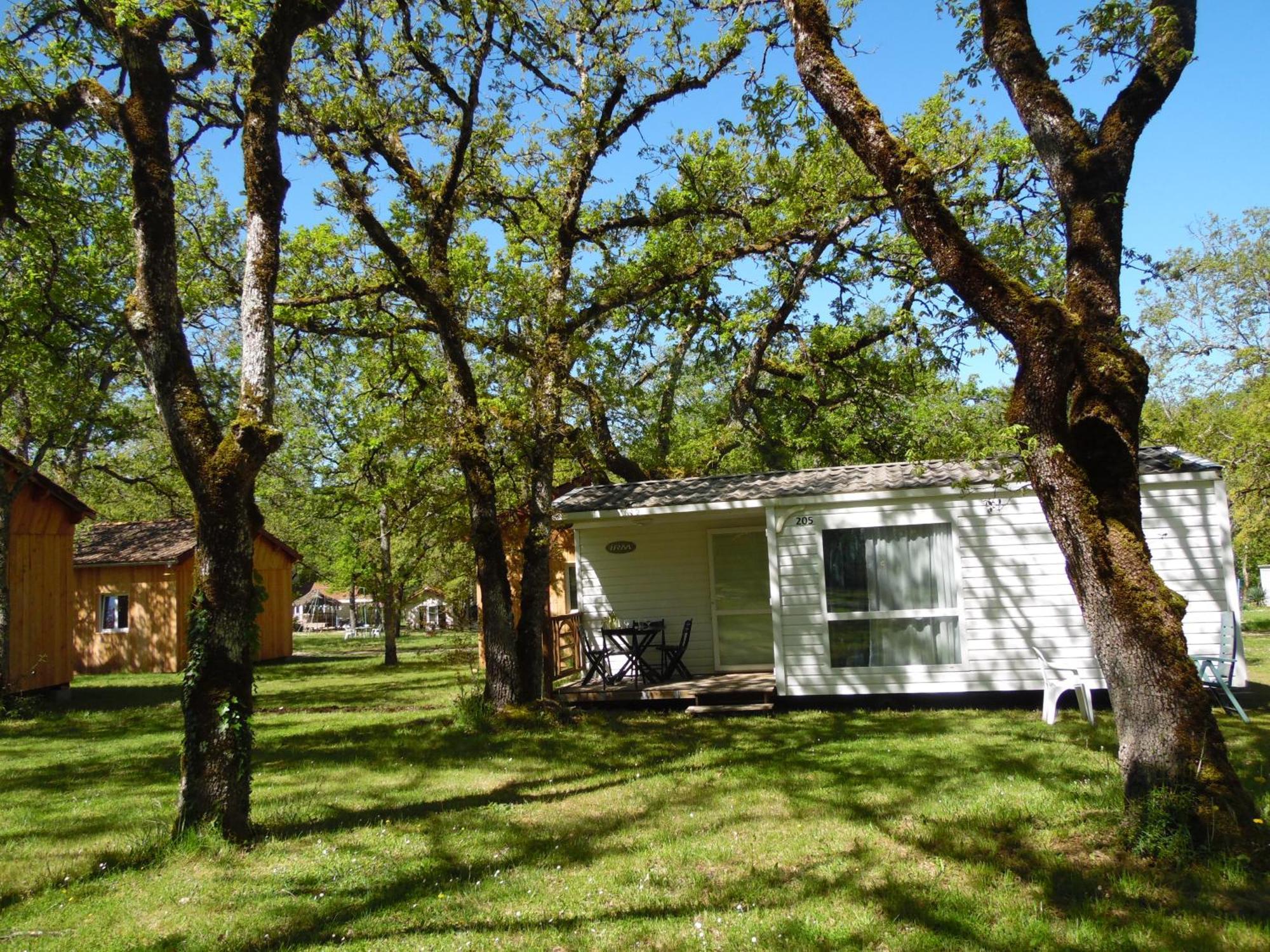 Camping Les Paillotes Payrac Exterior photo